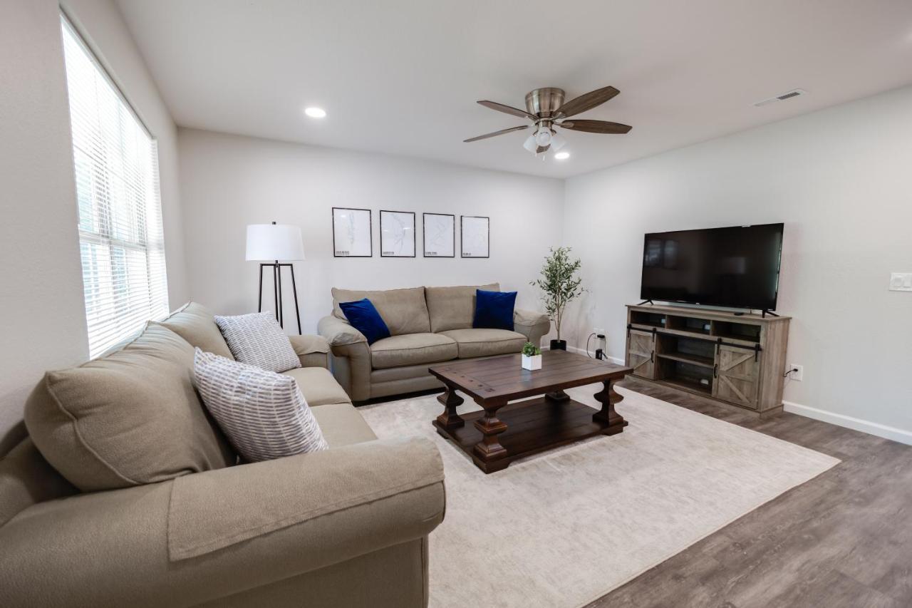 Trailside Townhouse - Close To Downtown & Bike Trails Бентънвил Екстериор снимка