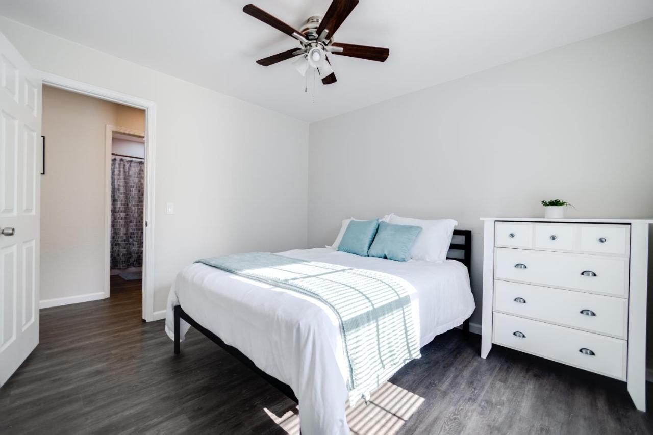 Trailside Townhouse - Close To Downtown & Bike Trails Бентънвил Екстериор снимка