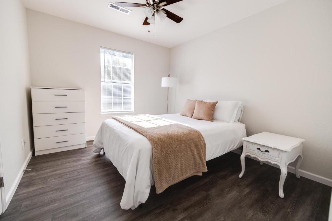 Trailside Townhouse - Close To Downtown & Bike Trails Бентънвил Екстериор снимка